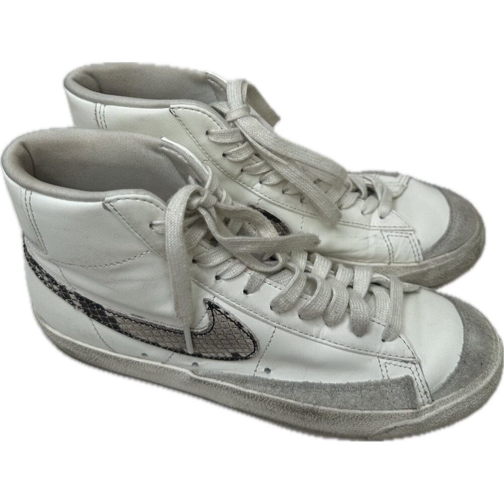 Nike Women’s Blazer Mid ‘77 SE in Snakeskin 7.5